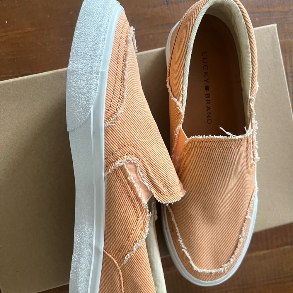 Women Lucky Brand Slip On